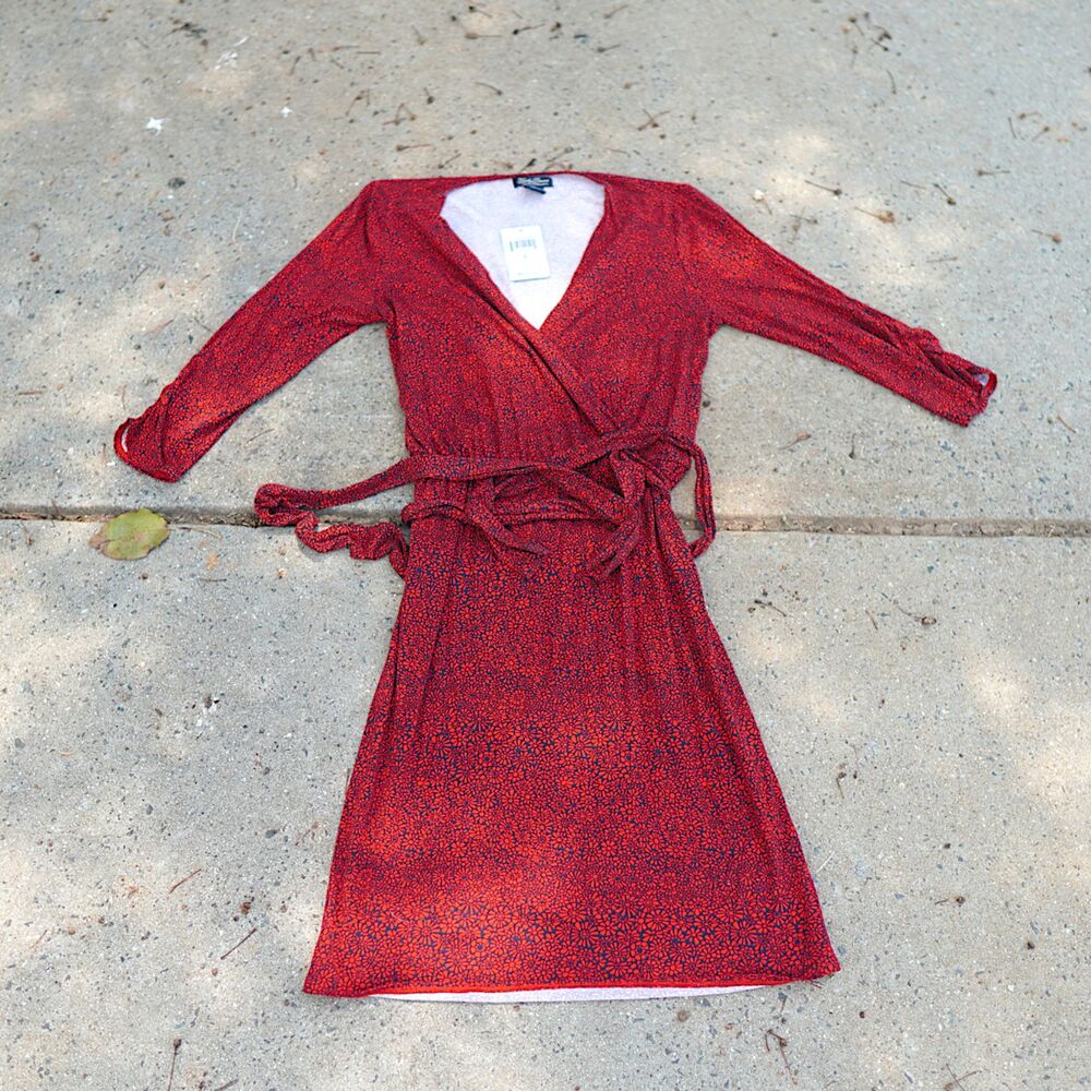Lucky Brand Zoe Floral Faux Wrap Dress Size S Red Black 3/4 Ruched Sleeve Knee